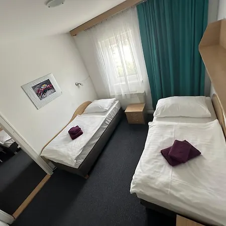 Ξενοδοχείο Remy 2*