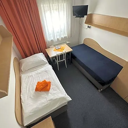Hotel Remy 2*