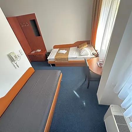 Hotel Remy 2*