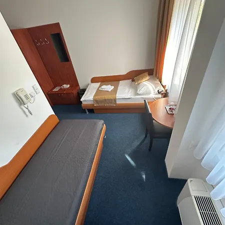 Hotel Remy 2*