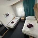 Hotel Remy 2*